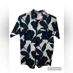 Reverse Threads White and Blue Button Down